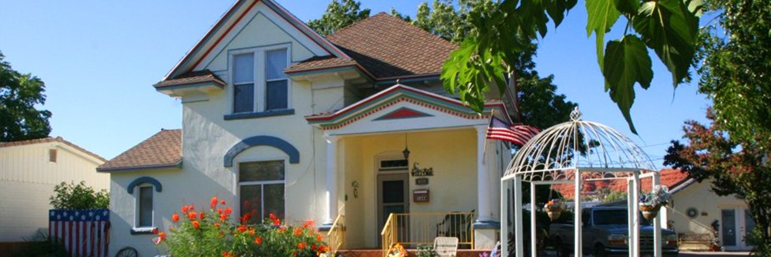 Debbie77717's profile banner image