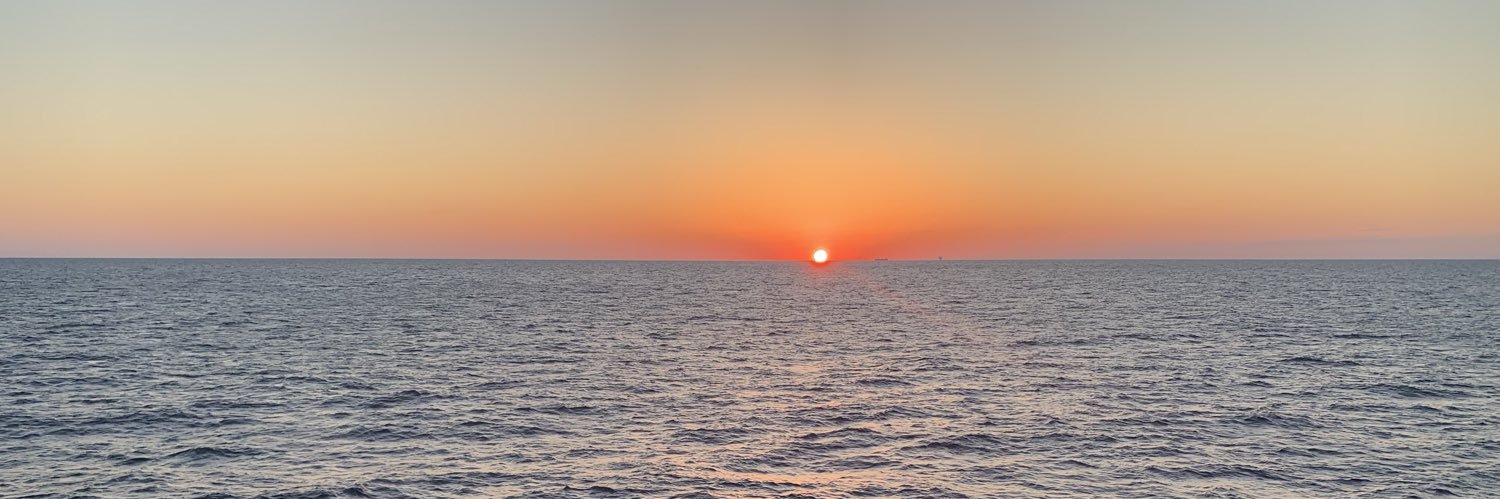 tay_bay98's profile banner image