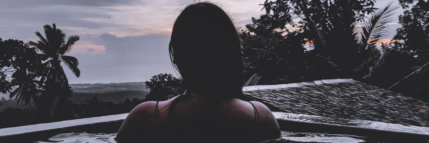 hushx25's profile banner image