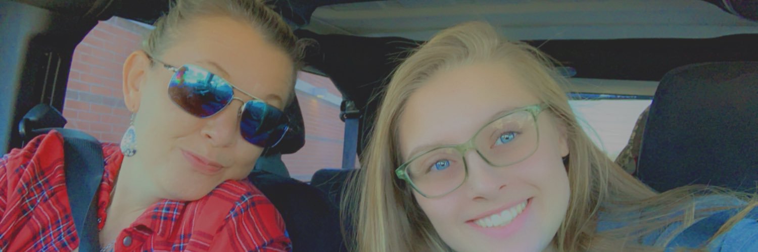 kaitelyne22's profile banner image