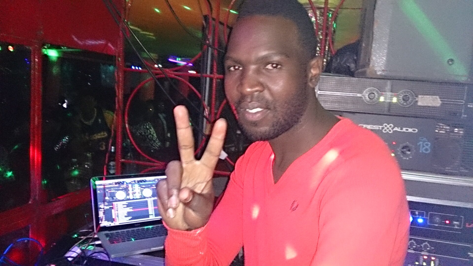 Deejay Tinez banner