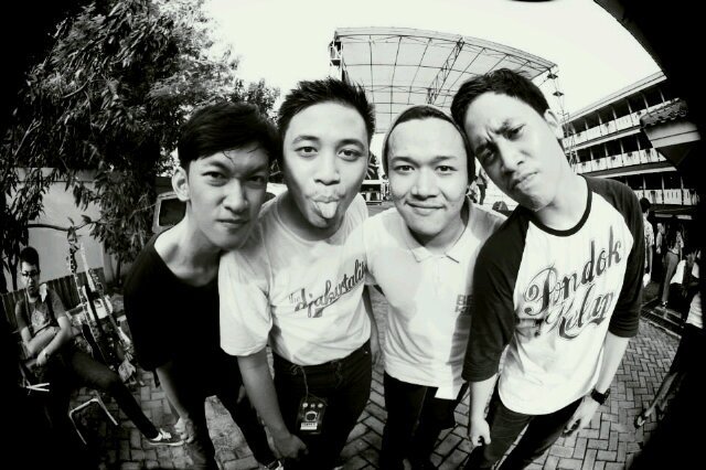 Three Same Videos banner