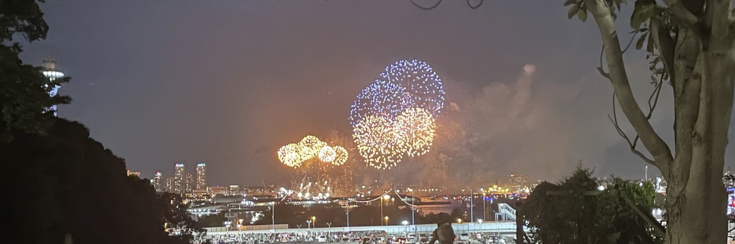 hou_tra's profile banner image