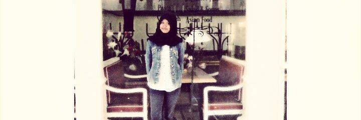 elinputri123's profile banner image