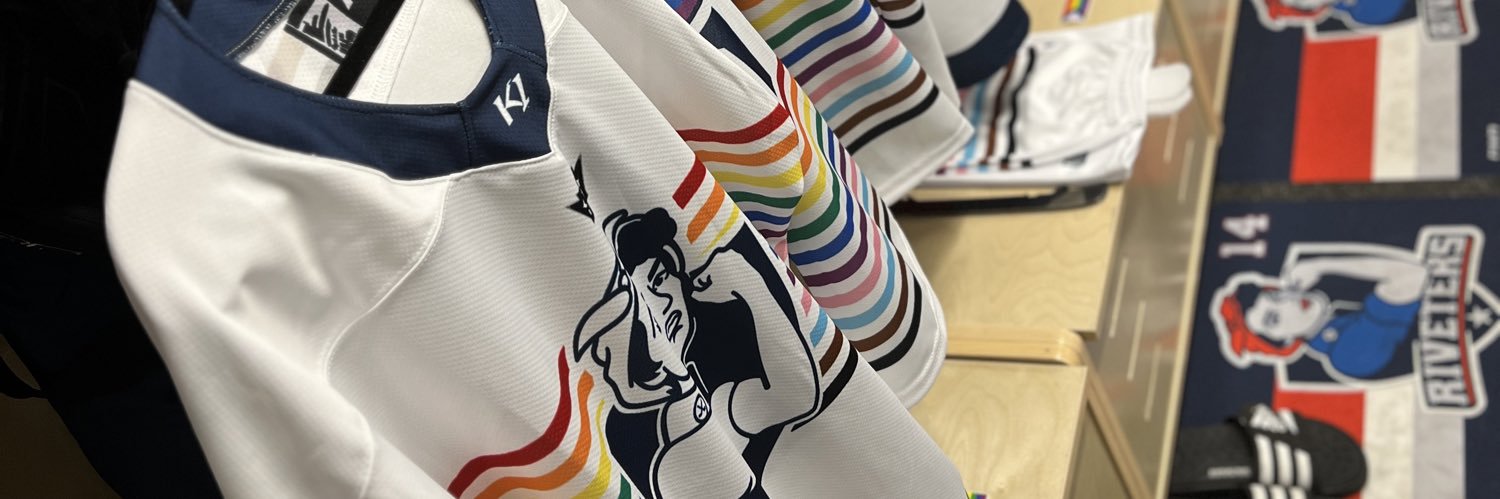 Metropolitan Riveters banner