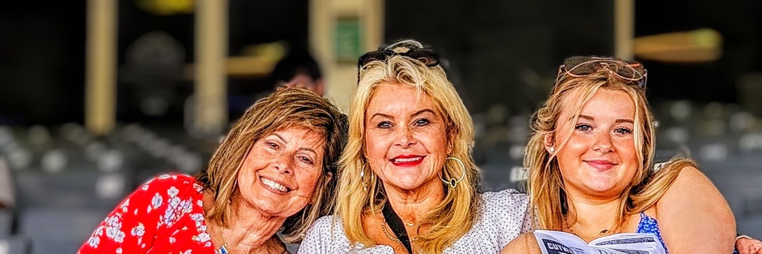 debbieking351's profile banner image