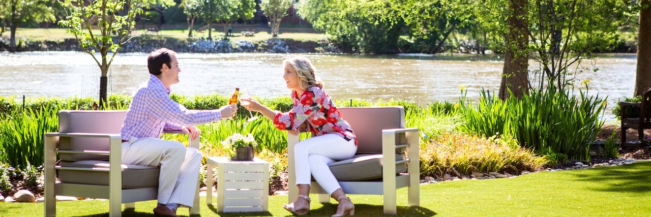 Ray's on the River banner