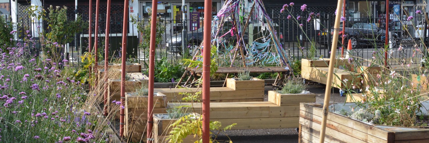 Oasis Cardiff 🧡 banner