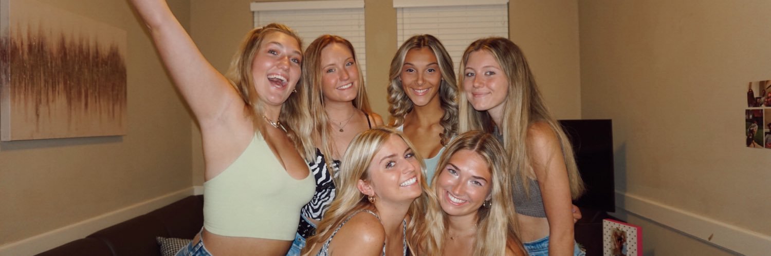 dell_chloe's profile banner image
