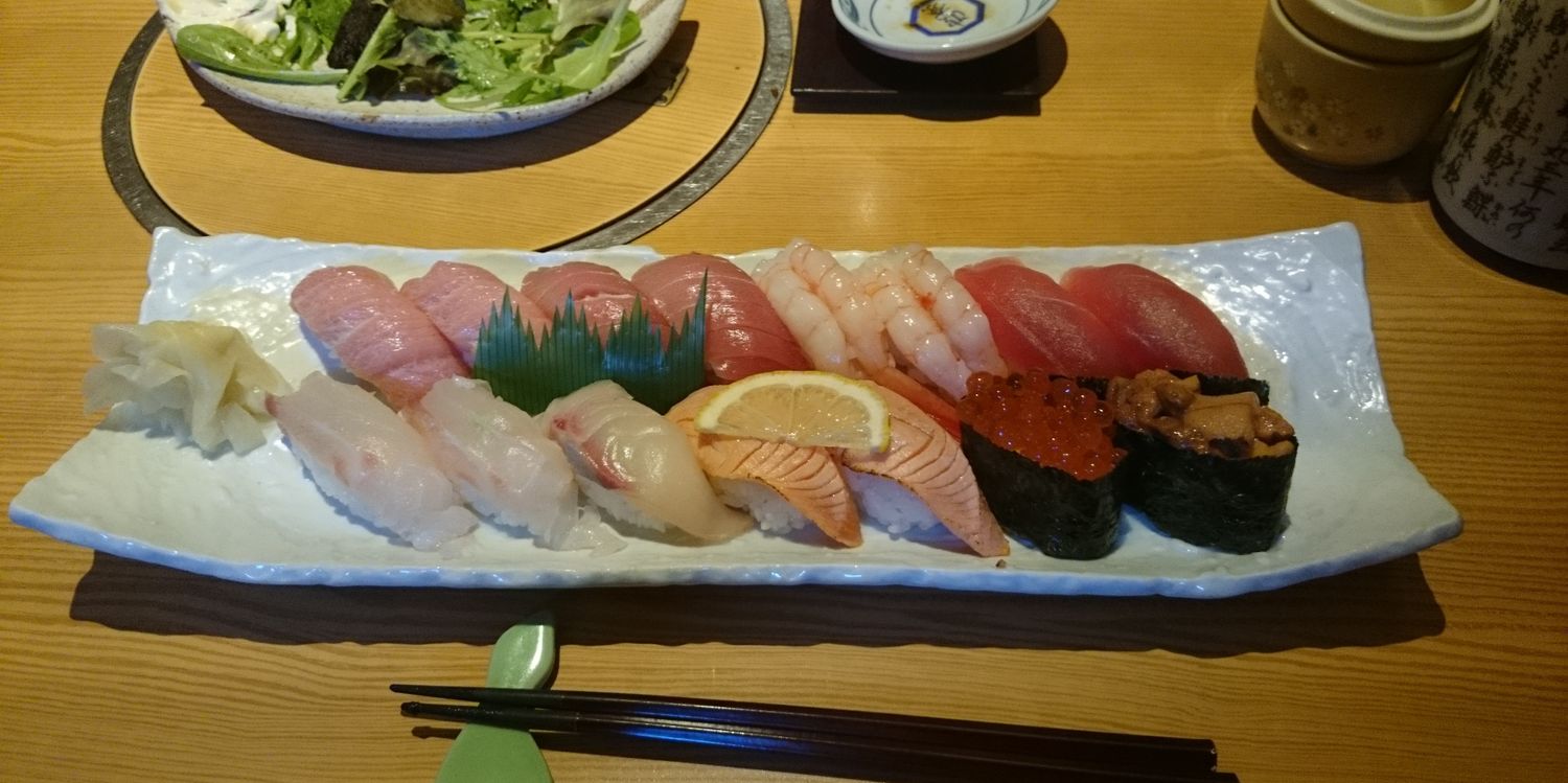 トモ banner