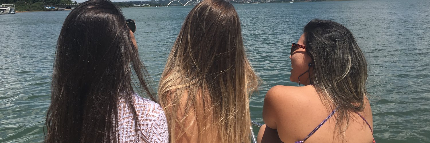 MarianaReze's profile banner image