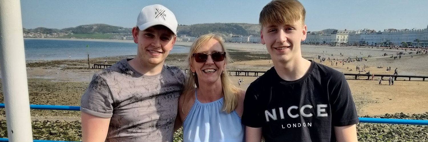 GrovesVanda's profile banner image