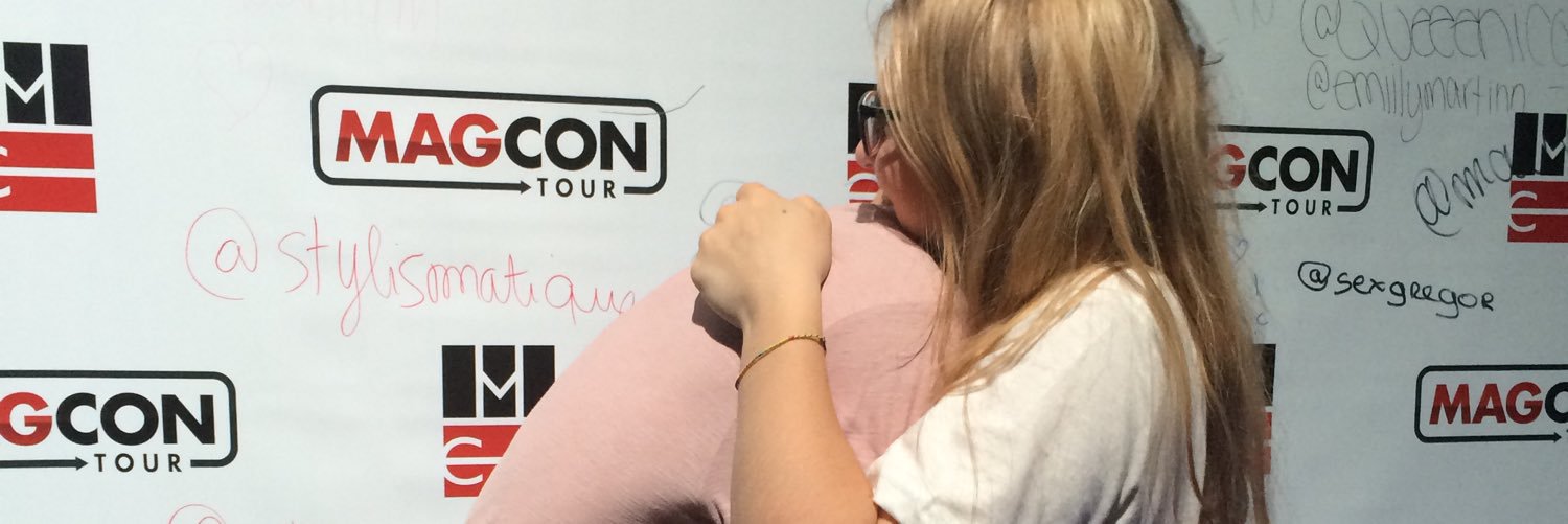 aurorapierro27's profile banner image