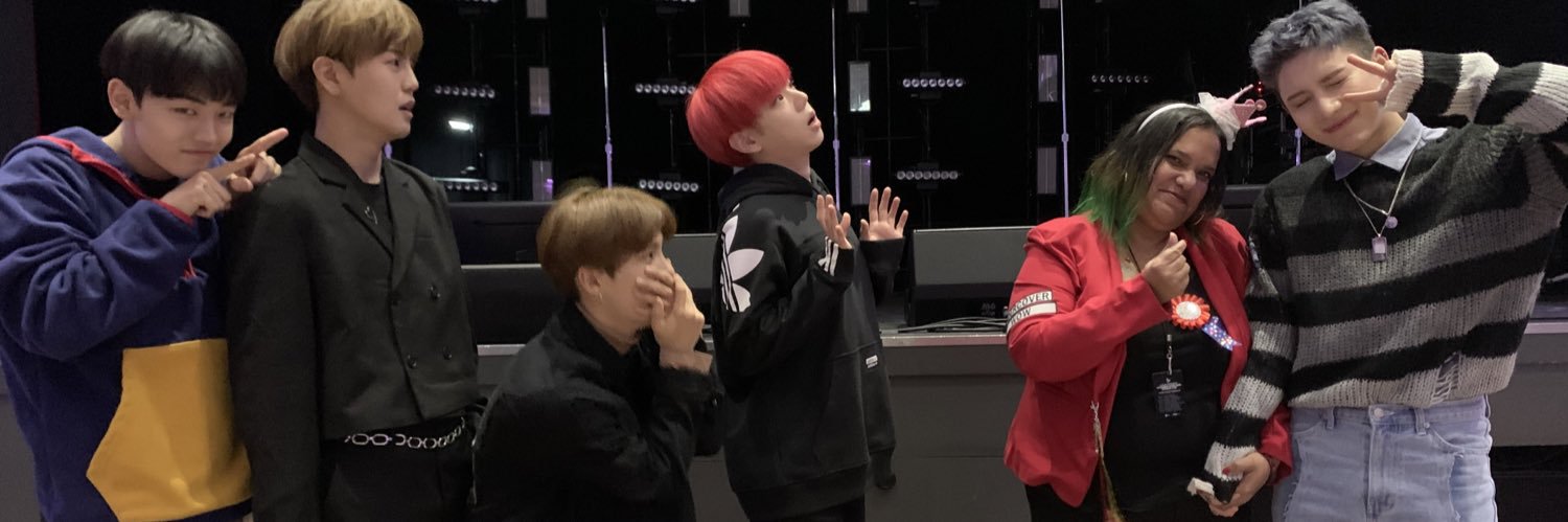 luvu_2themoonn's profile banner image