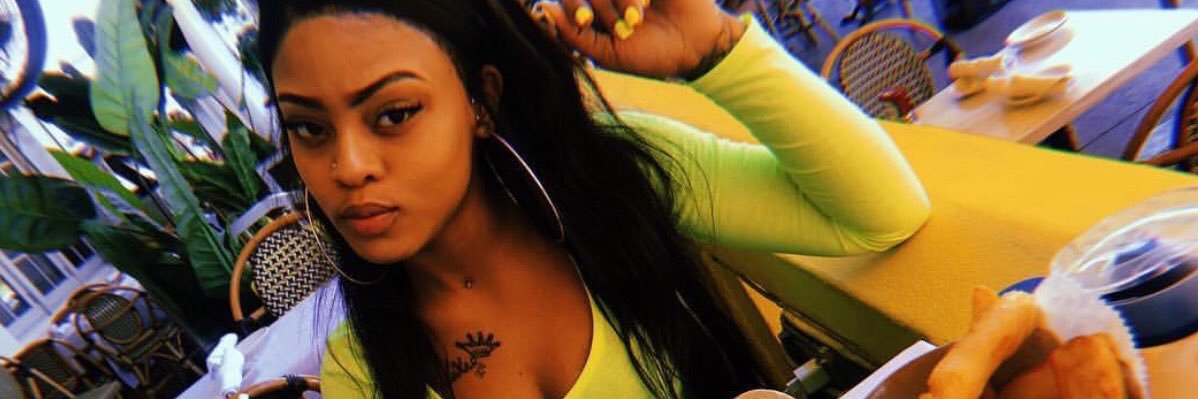 imneeneee's profile banner image