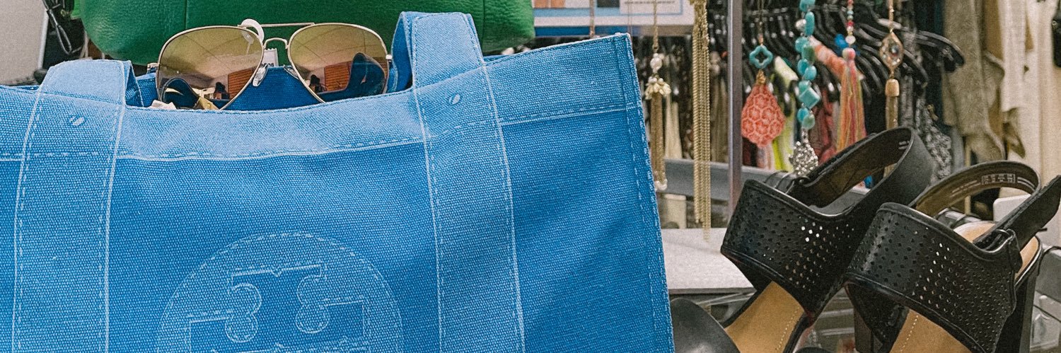 RevolveClothes's profile banner image