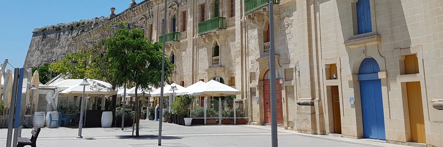 Gin Queen Margo banner