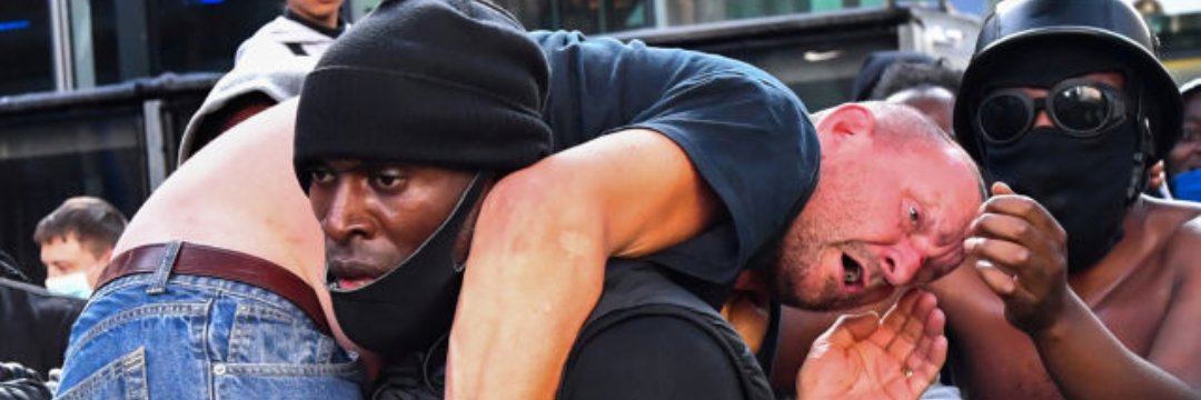 riendoM's profile banner image