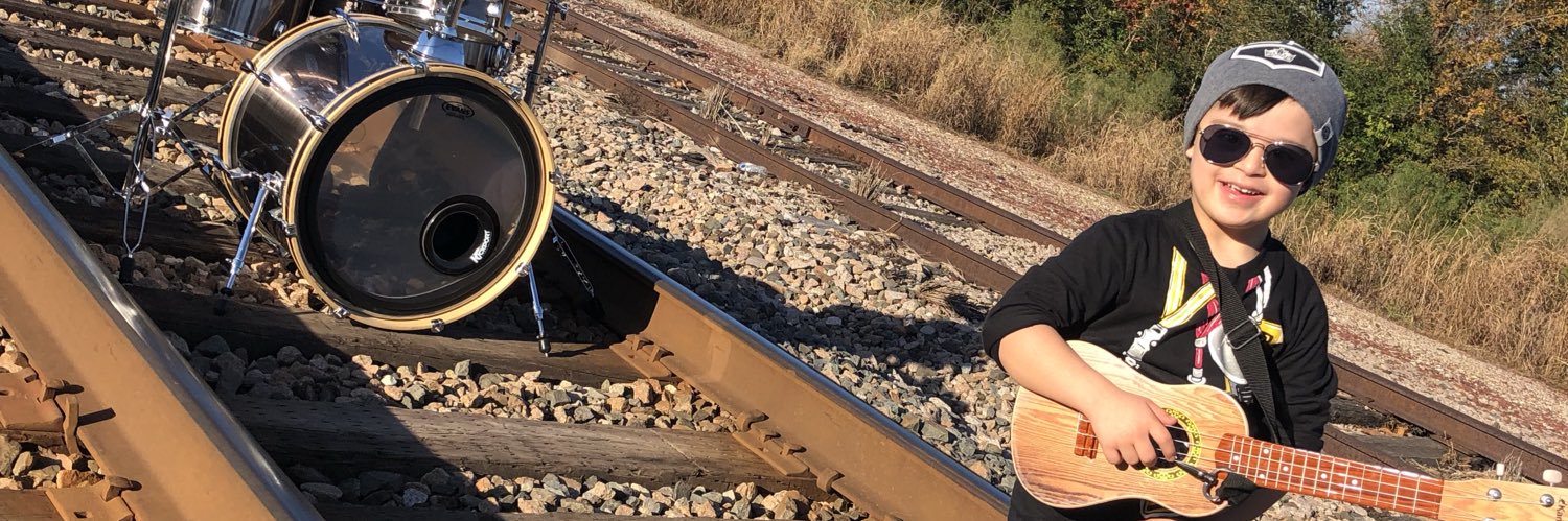 chrisreyesch's profile banner image