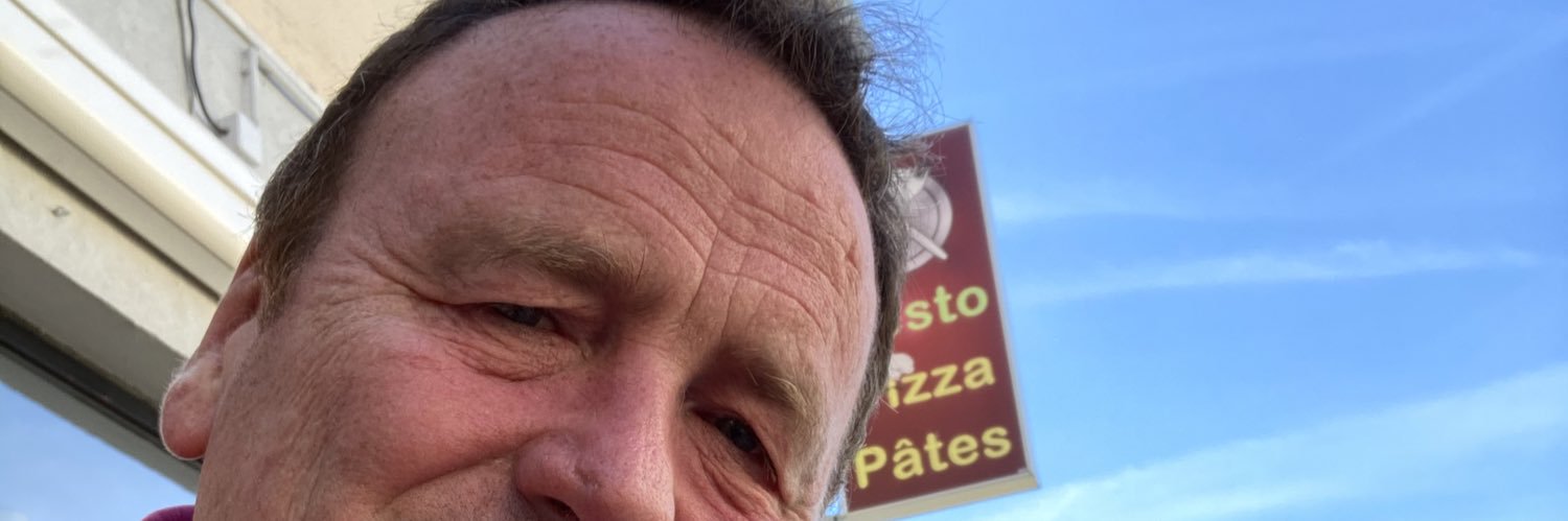 Castet banner