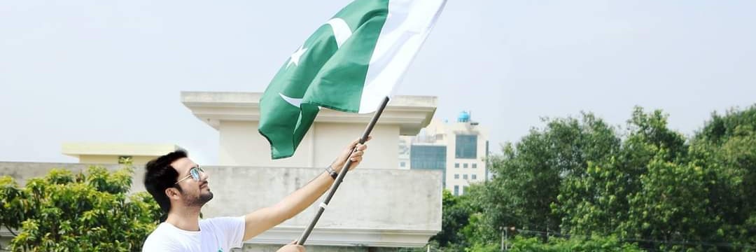 آئین احمد banner