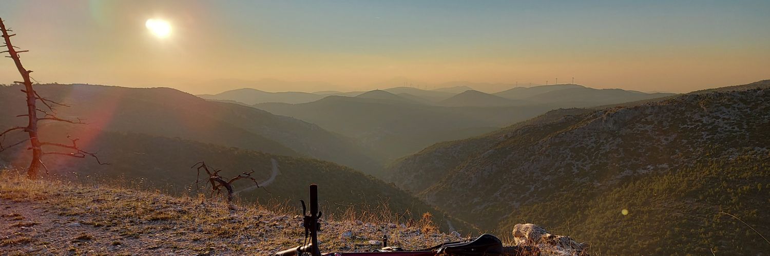 ge_bou's profile banner image