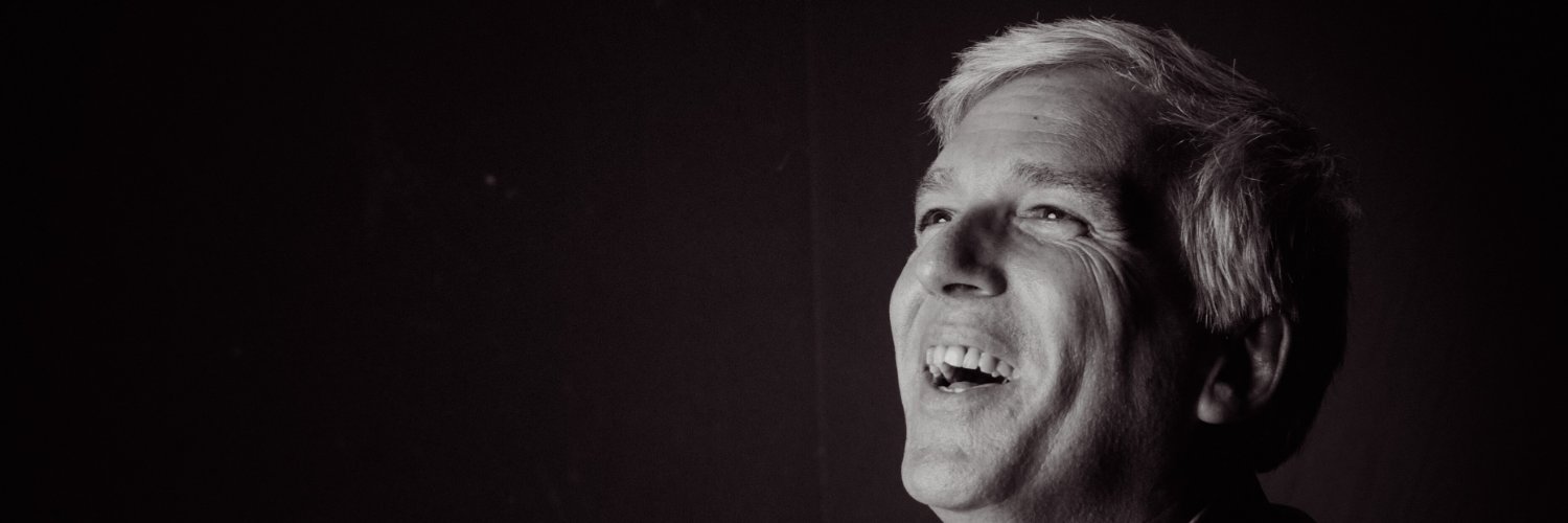 Edward Piñón banner