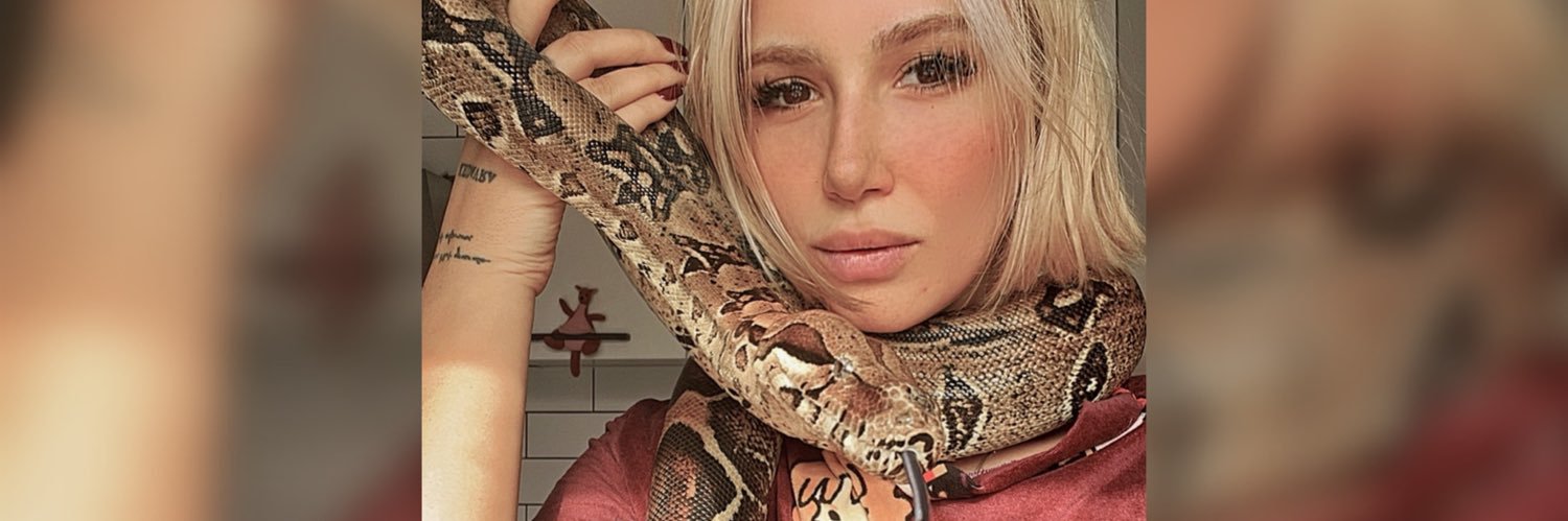 seycanzz's profile banner image