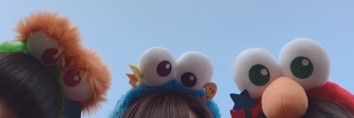 yluenoa's profile banner image