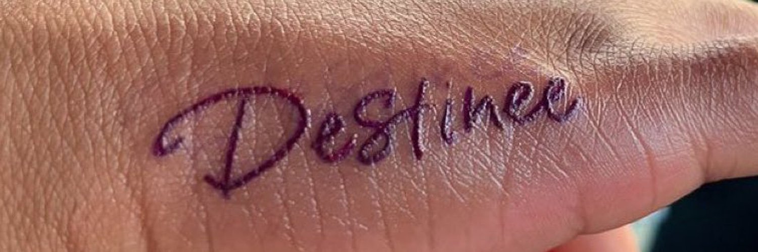 baby d 🦦's banner