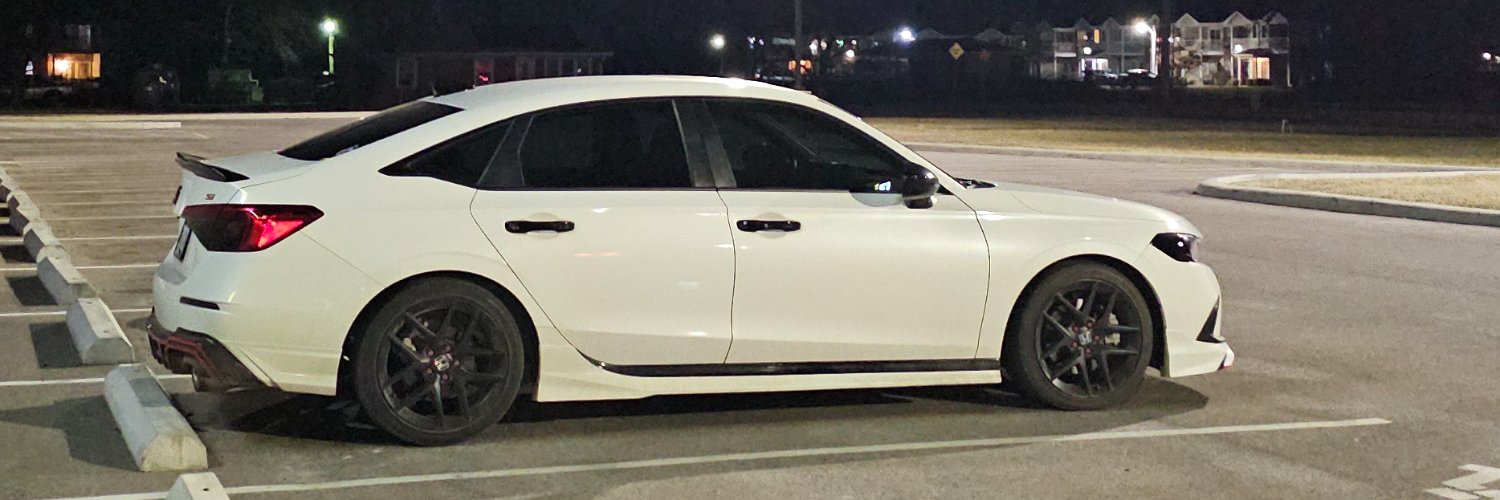 TotallyAvgGamer's profile banner image