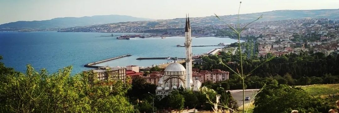 zeynep_zff's profile banner image