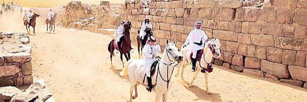 ال عاطف بن سلطان banner