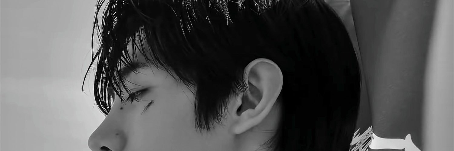 helloplzz's profile banner image