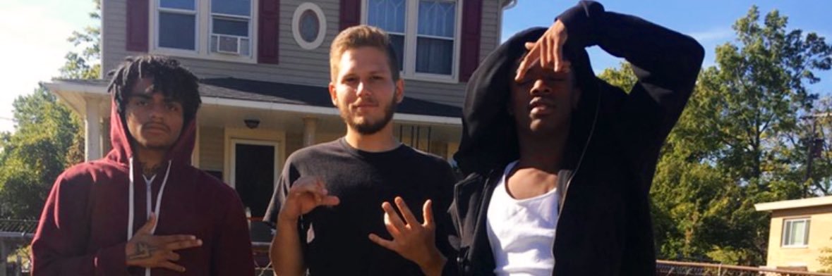 aye__ron's profile banner image