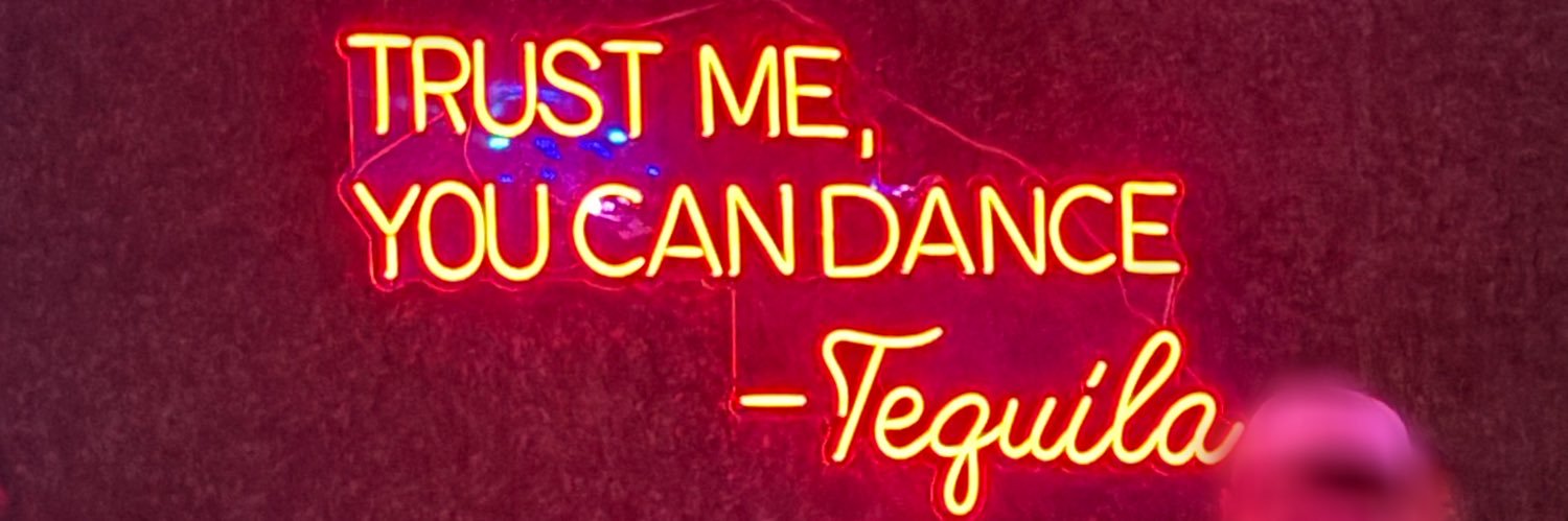 nic_hofmann's profile banner image