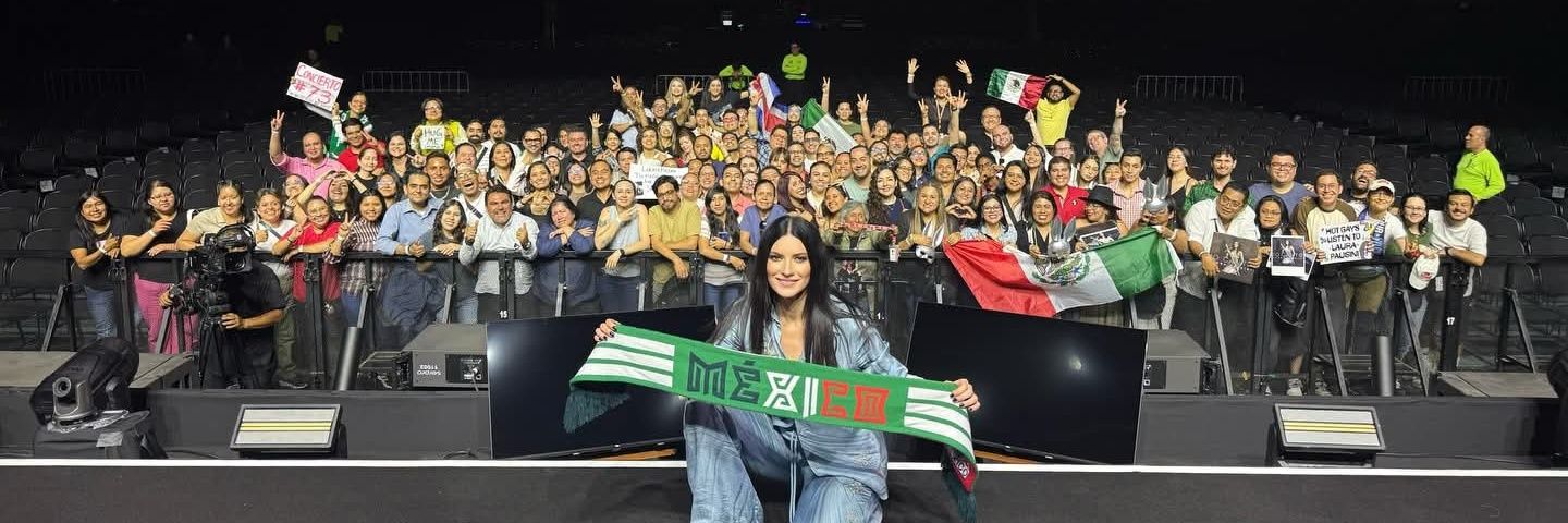 Laurait104's profile banner image