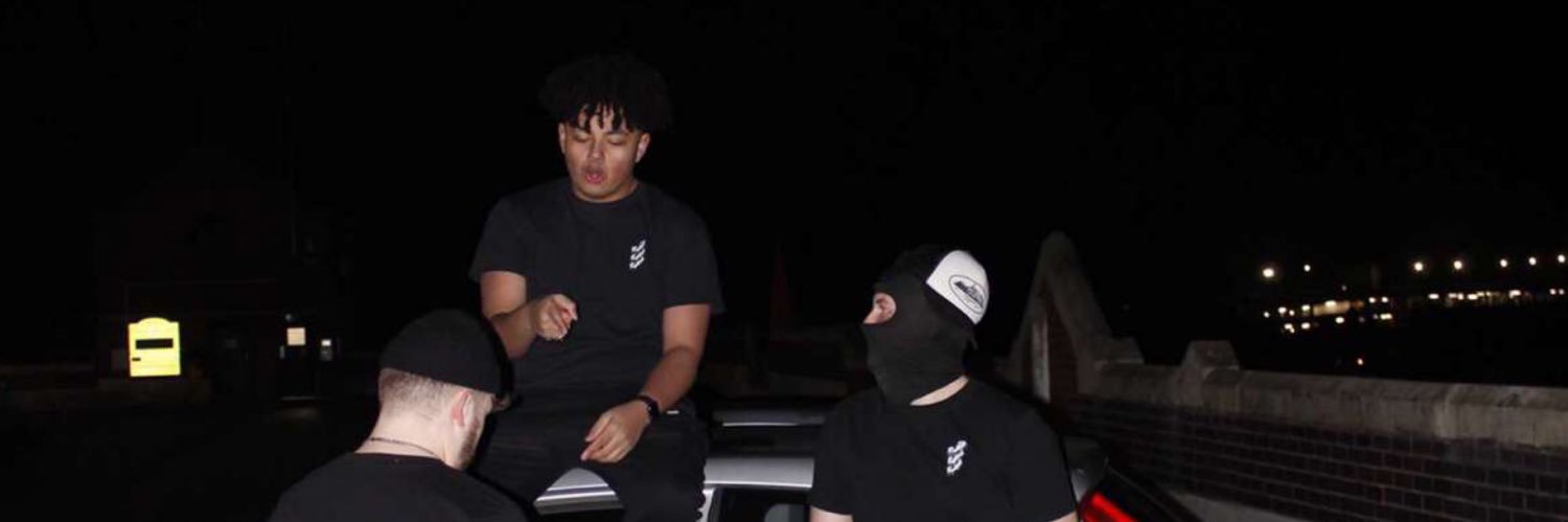 100kmic's profile banner image