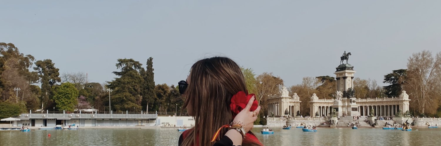 laura___rosa's profile banner image