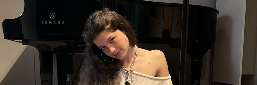 SelliLaura's profile banner image