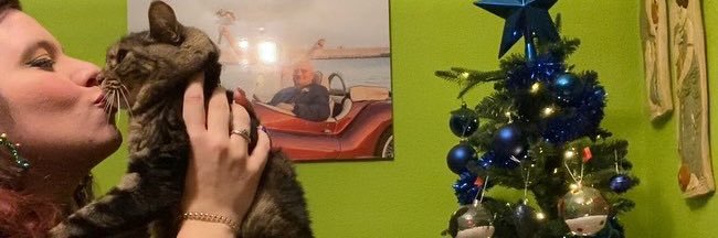anawayneg's profile banner image
