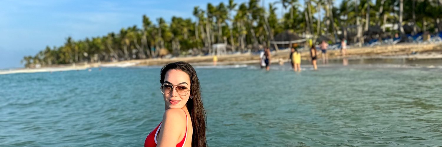 ThainaDoro's profile banner image