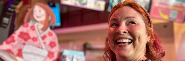 lucilovesmic Profile Banner