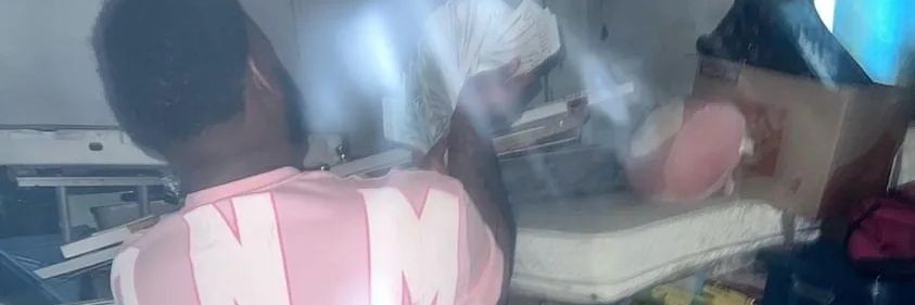 moneyteam_nell's profile banner image