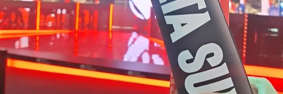 Laura 🐺❤️ banner