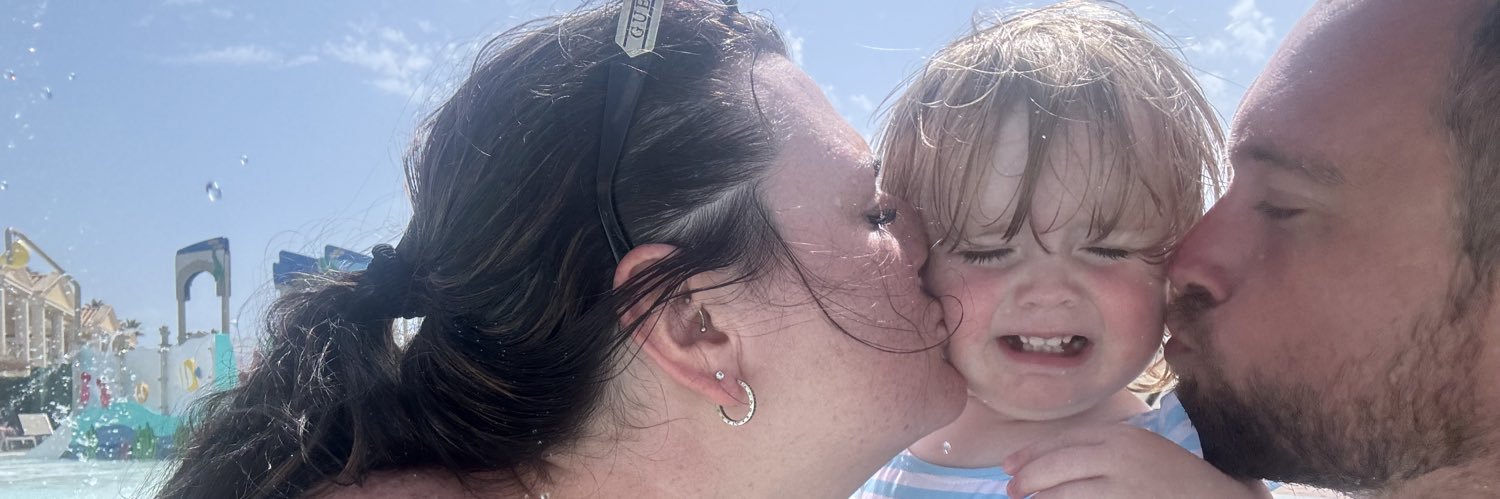 3hollyann's profile banner image