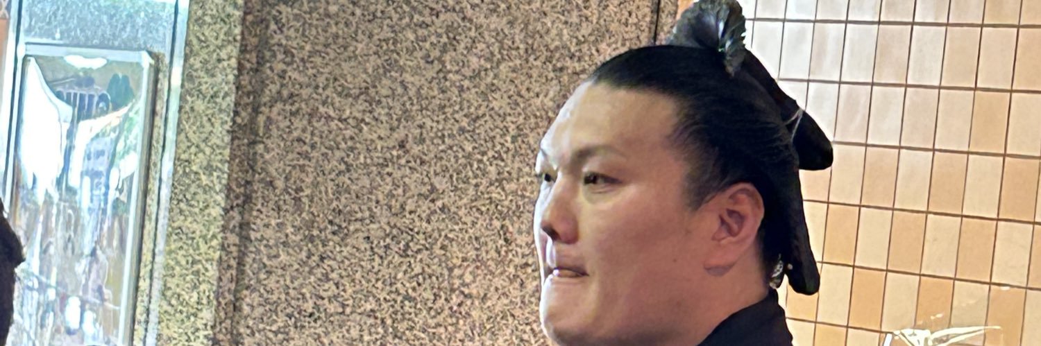 makochiness's profile banner image