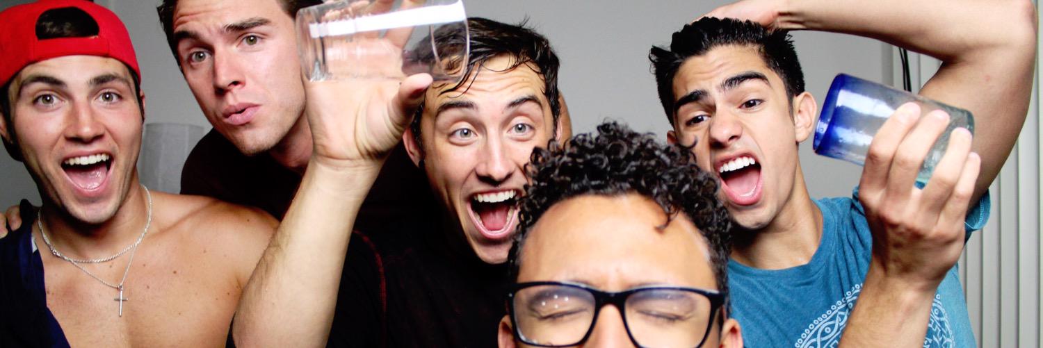 Roomatez's profile banner image