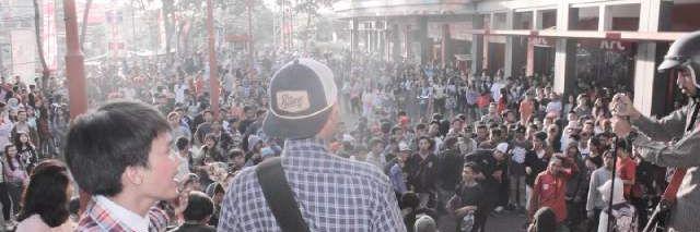 FOUR PEOPLE IDIOT banner