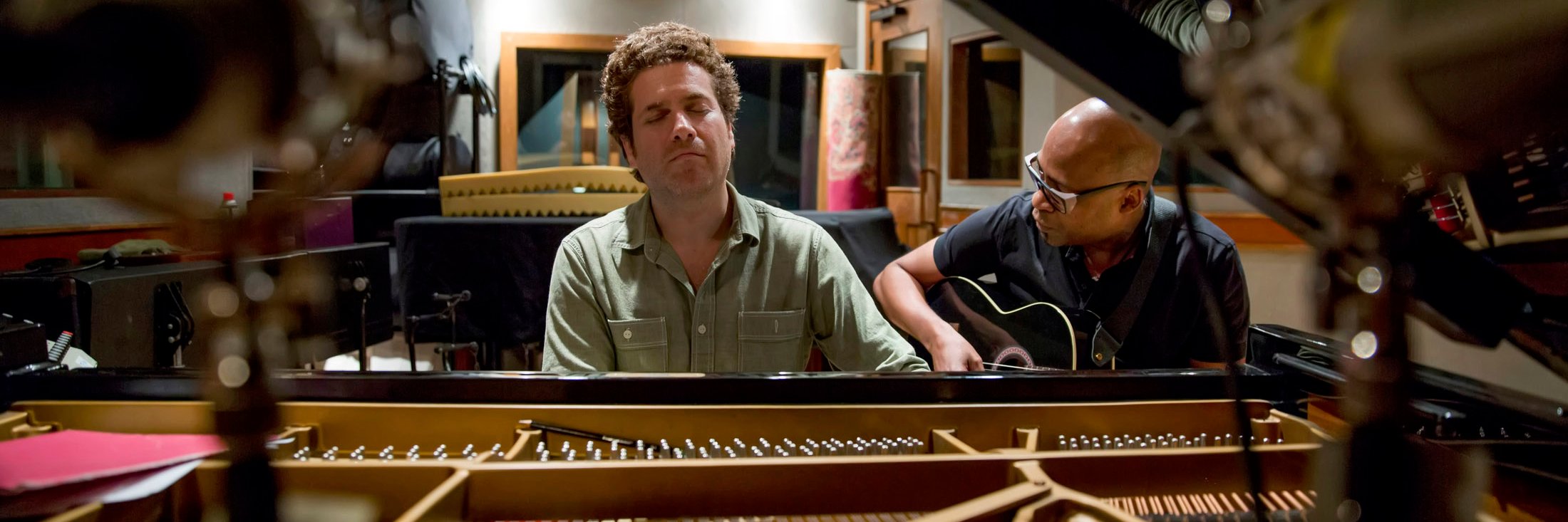 Newvelle Records banner